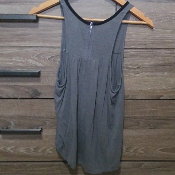 🔥 All $10 items 2/$15! / Flowy Tank Back Zip - Picture 3 of 5